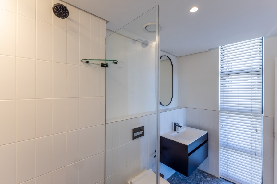 To Let 2 Bedroom Property for Rent in Sea Point Western Cape